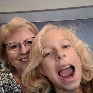 Meet your Posher, Sharon